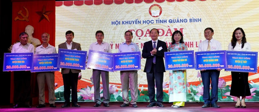 25 năm thành lập Hội Khuyến học tỉnh Quảng Bình: Hơn 1,4 triệu học bổng trị giá trên 700 tỉ đồng được trao tặng- Ảnh 9.