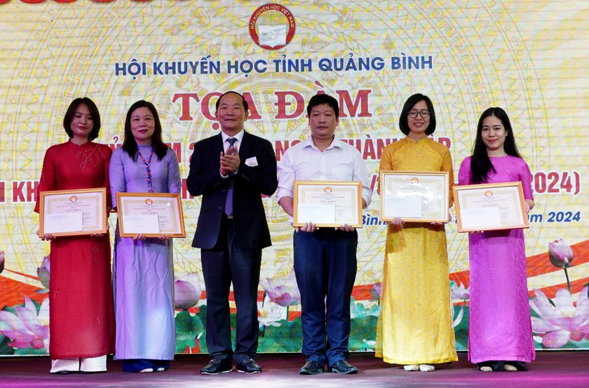 25 năm thành lập Hội Khuyến học tỉnh Quảng Bình: Hơn 1,4 triệu học bổng trị giá trên 700 tỉ đồng được trao tặng- Ảnh 8.