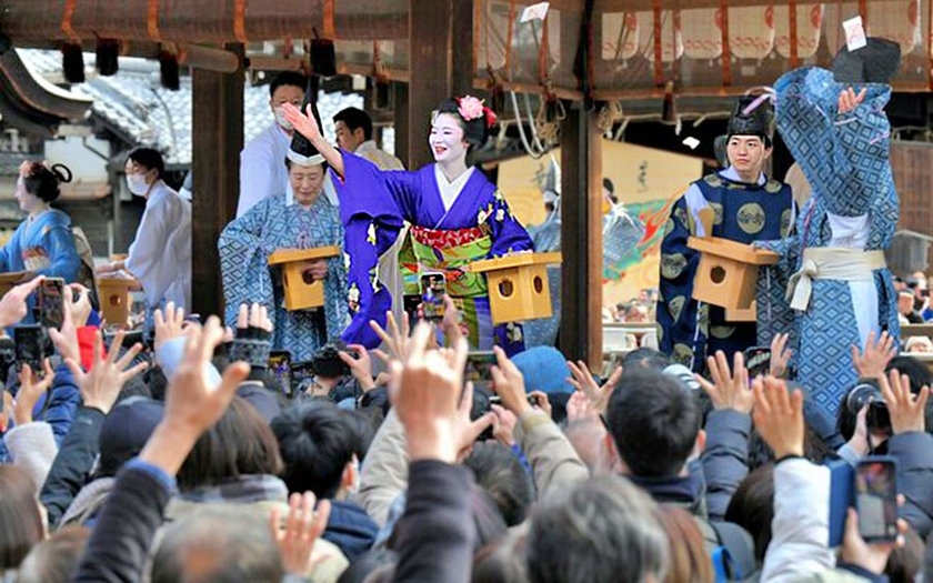 Du lịch Nhật Bản: Kyoto đóng cửa "quận Geisha" với du khách từ tháng 4/2024- Ảnh 1.