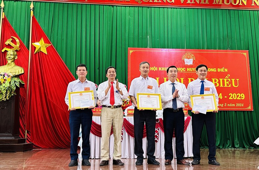 Thừa Thiên Huế: Hội Khuyến học huyện Phong Điền nhận Bằng khen của Trung ương Hội Khuyến học Việt Nam- Ảnh 2.