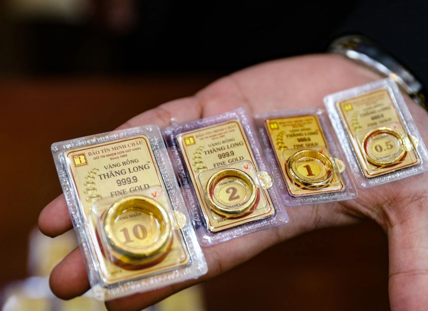 Thủ tướng yêu cầu Ngân hàng Nhà nước chủ động điều hành thị trường vàng, can thiệp tỉ giá- Ảnh 1.