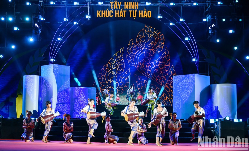 Đặc sắc chương trình nghệ thuật Tây Ninh - Khúc hát tự hào- Ảnh 6.