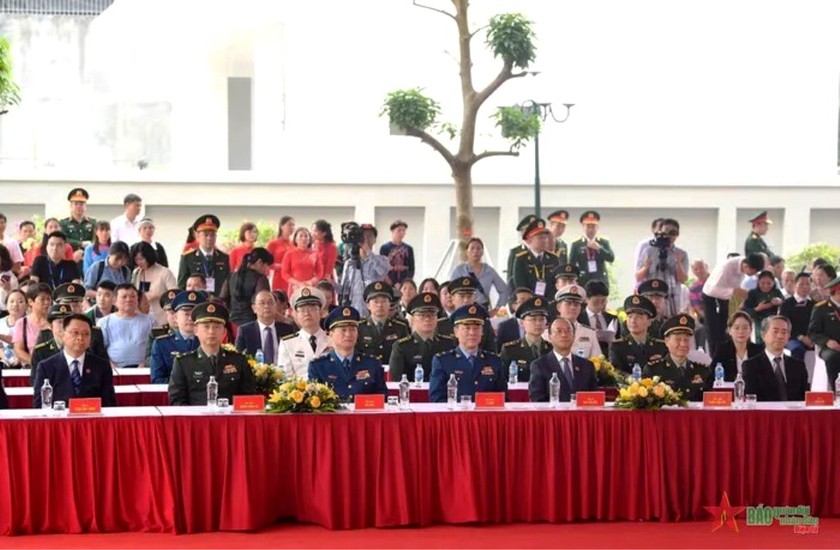 Bộ trưởng Bộ Quốc phòng Việt Nam và Trung Quốc dự Lễ khánh thành Nhà văn hóa hữu nghị Việt - Trung- Ảnh 3.