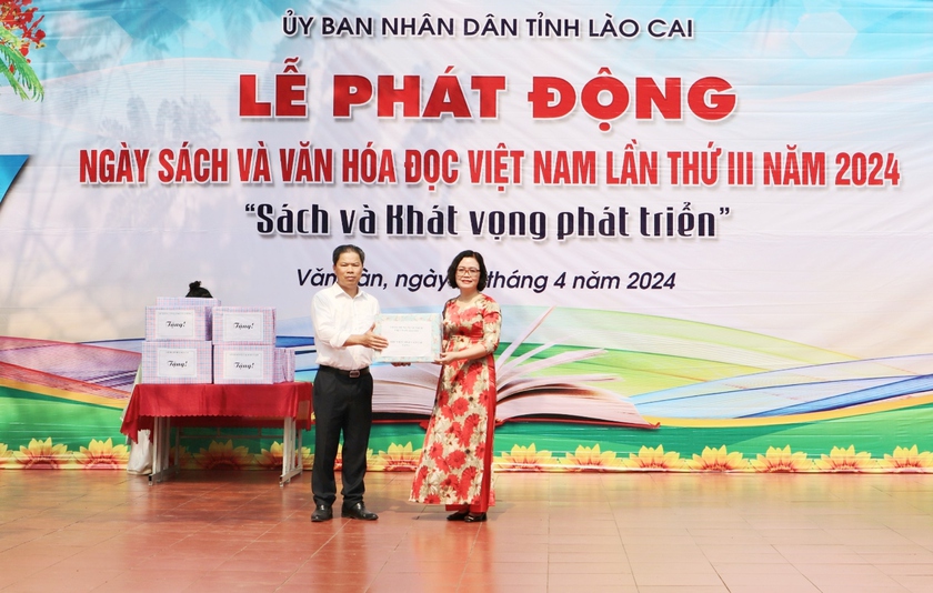 Lào Cai phát động Ngày sách và Văn hóa đọc năm 2024- Ảnh 6.