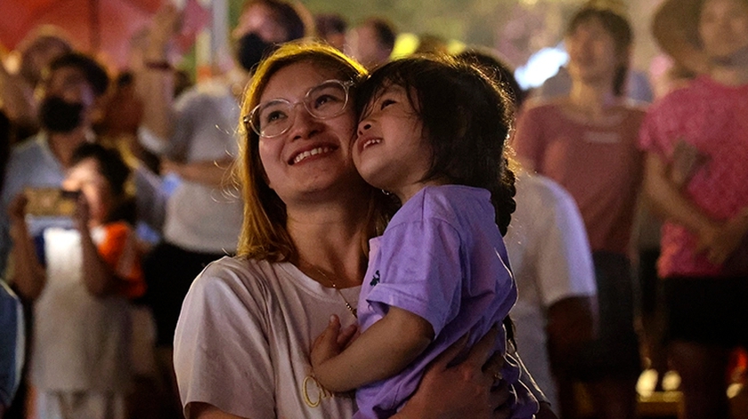 Hàng vạn người dân và du khách "mãn nhãn" với màn pháo hoa mừng Lễ hội Đền Hùng- Ảnh 11.