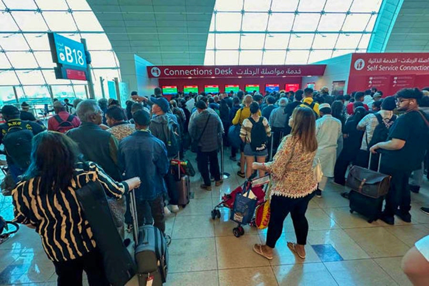 Mưa bão dữ dội khiến UAE đình trệ mọi hoạt động, hàng nghìn du khách "mắc kẹt" tại sân bay Dubai- Ảnh 5.