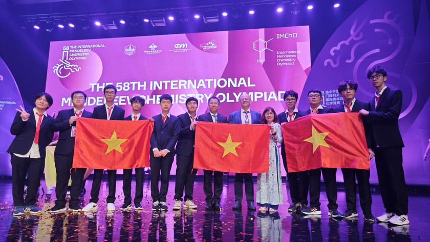10/10 học sinh Việt Nam giành huy chương tại Olympic Hóa học quốc tế Mendeleev 2024- Ảnh 1.