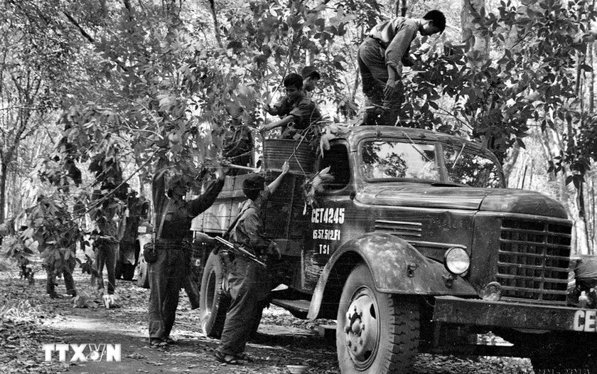 Bộ ảnh tư liệu quý về Chiến dịch Hồ Chí Minh lịch sử- Ảnh 3.