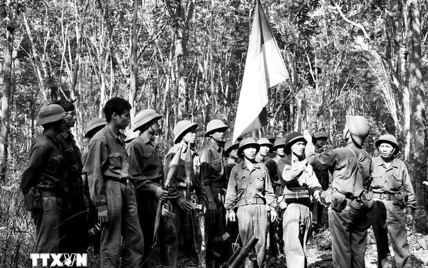 Bộ ảnh tư liệu quý về Chiến dịch Hồ Chí Minh lịch sử- Ảnh 2.
