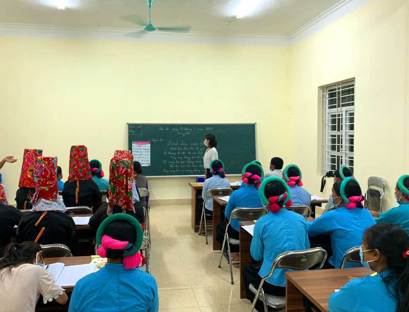 Quảng Ninh: Huyện Bình Liêu mở 11 lớp xóa mù chữ cho đồng bào các dân tộc- Ảnh 1.