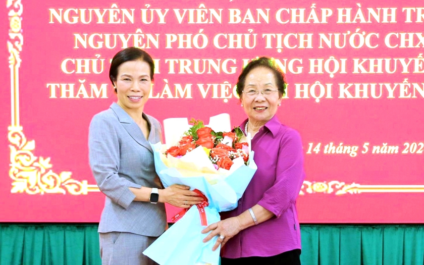 Chủ tịch Hội Khuyến học Việt Nam thăm và làm việc với Hội Khuyến học tỉnh Sơn La- Ảnh 1.