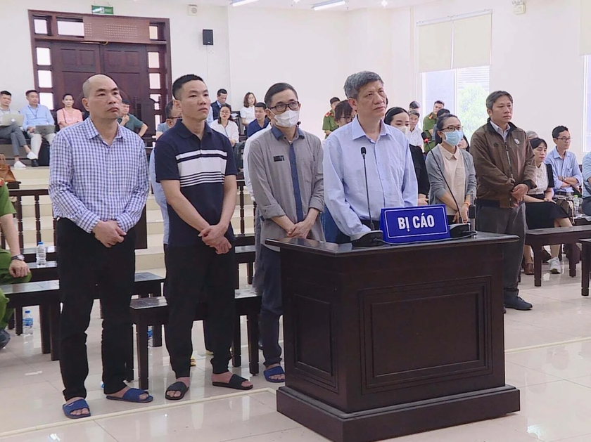 Phúc thẩm vụ Việt Á: Cựu Bộ trưởng Bộ Y tế Nguyễn Thanh Long được giảm 1 năm tù- Ảnh 1.
