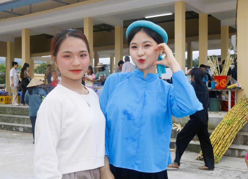 Quảng Ninh: Rộn ràng Lễ hội hoa sim biên giới Móng Cái 2024- Ảnh 9.