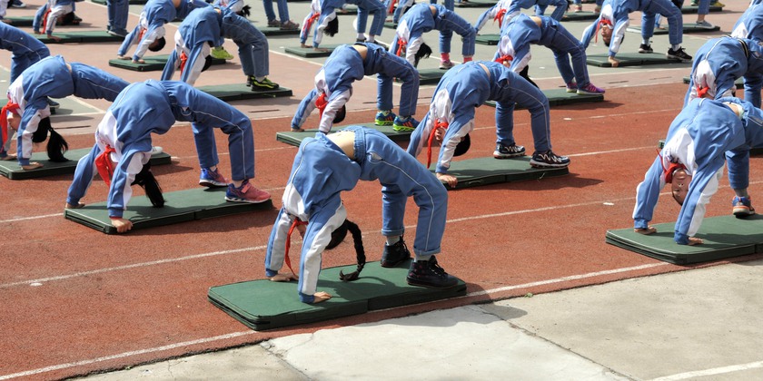Động tác múa cơ bản khiến hàng nghìn trẻ em ở Trung Quốc bị liệt- Ảnh 1.