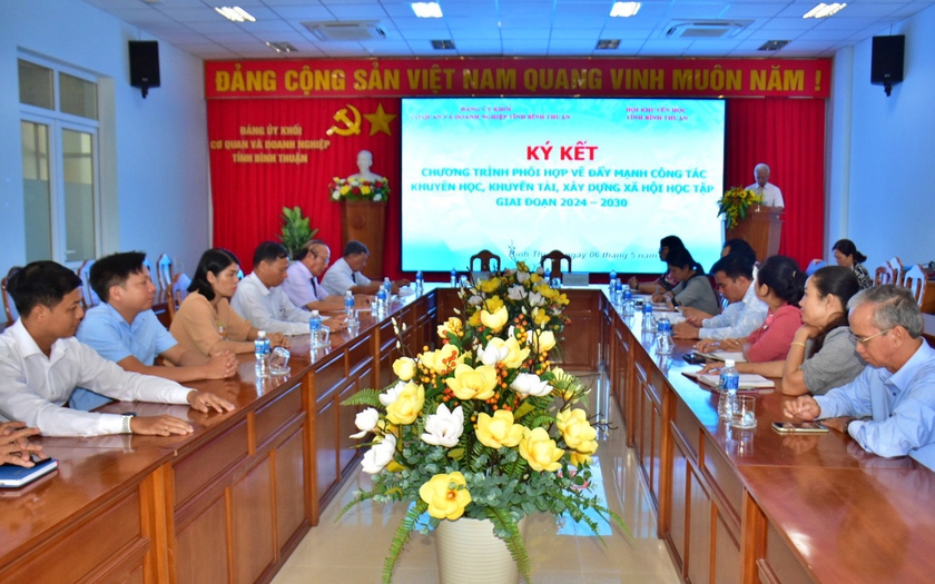 Bình Thuận ký kết phối hợp đẩy mạnh khuyến học - khuyến tài, xây dựng xã hội học tập- Ảnh 2.