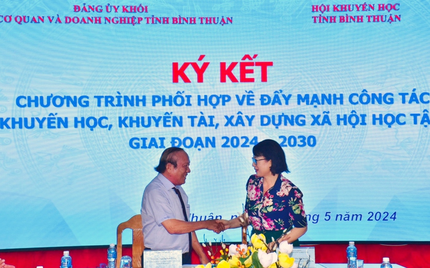 Bình Thuận ký kết phối hợp đẩy mạnh khuyến học - khuyến tài, xây dựng xã hội học tập- Ảnh 1.