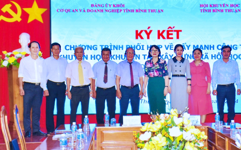 Bình Thuận ký kết phối hợp đẩy mạnh khuyến học - khuyến tài, xây dựng xã hội học tập- Ảnh 3.