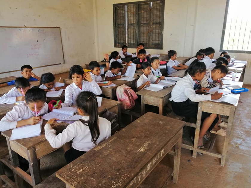 Nắng nóng kỷ lục trong 170 năm qua, Campuchia giảm giờ học ở trường- Ảnh 1.