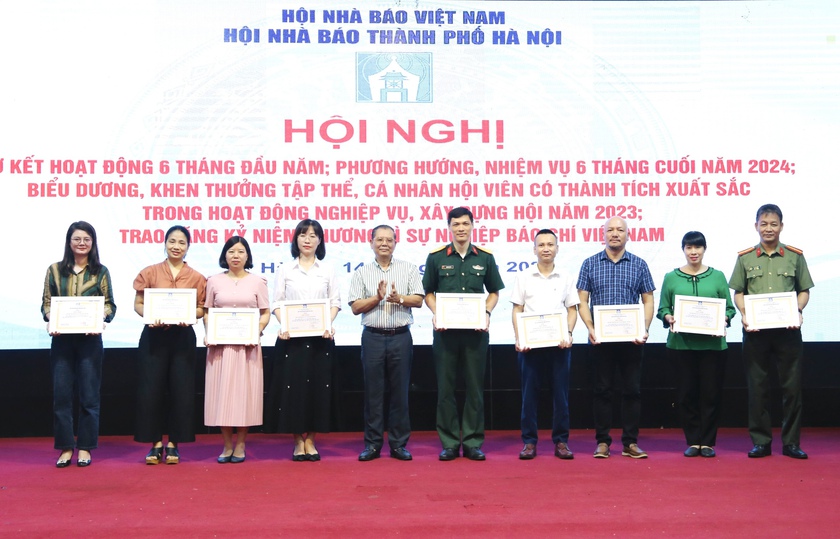 Tạp chí Công dân và Khuyến học nhận Bằng khen của Ủy ban nhân dân thành phố Hà Nội- Ảnh 5.