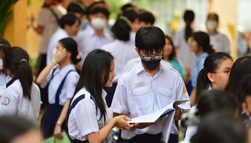 Thành phố Hồ Chí Minh công bố điểm chuẩn vào lớp 10 chuyên và tích hợp- Ảnh 1.