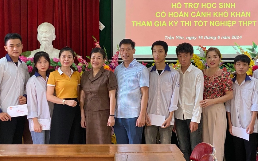 Hội Khuyến học tỉnh Yên Bái hỗ trợ học sinh khó khăn trong kỳ thi tốt nghiệp trung học phổ thông- Ảnh 4.