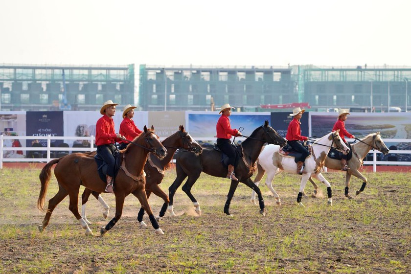 Cư dân háo hức tham gia các khóa học cưỡi ngựa tại Vinpearl Horse Academy Vũ Yên- Ảnh 2.