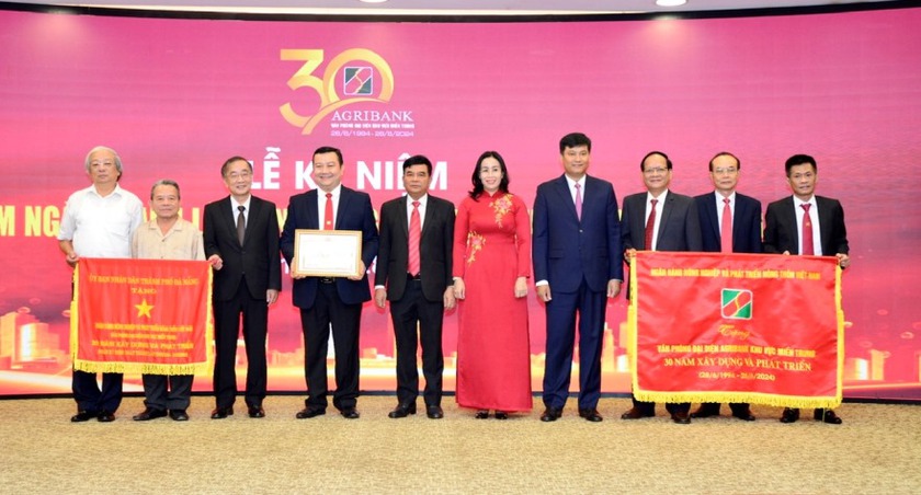 Văn phòng Đại diện Khu vực Miền Trung Agribank tổ chức kỉ niệm 30 năm ngày thành lập- Ảnh 2.