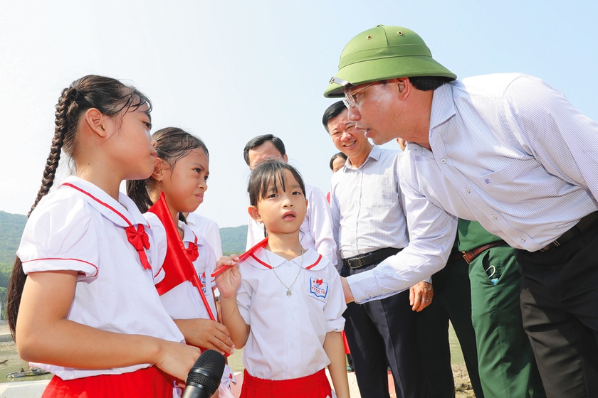 Quảng Ninh dành 20 tỉ đồng/năm nguồn xã hội hoá chăm sóc, bảo vệ trẻ em- Ảnh 1.