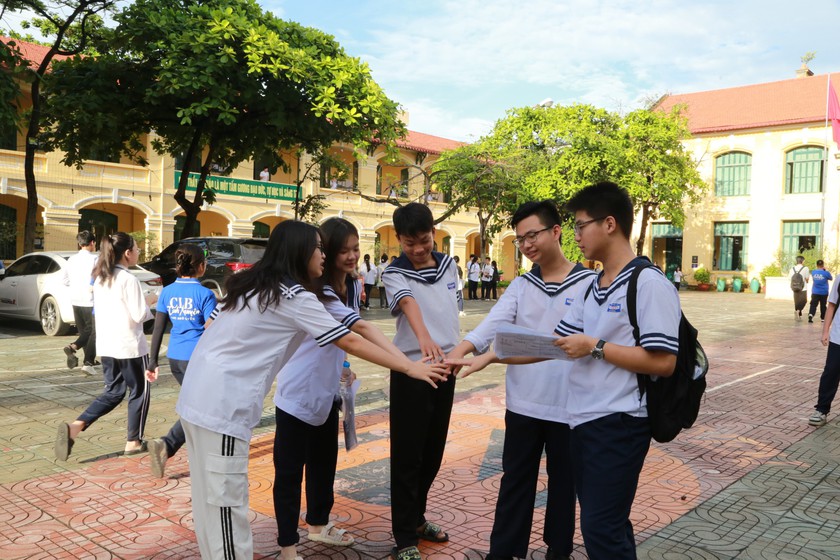 "Thành phố không có hoàng hôn" vào đề thi Ngữ văn Hải Phòng- Ảnh 6.