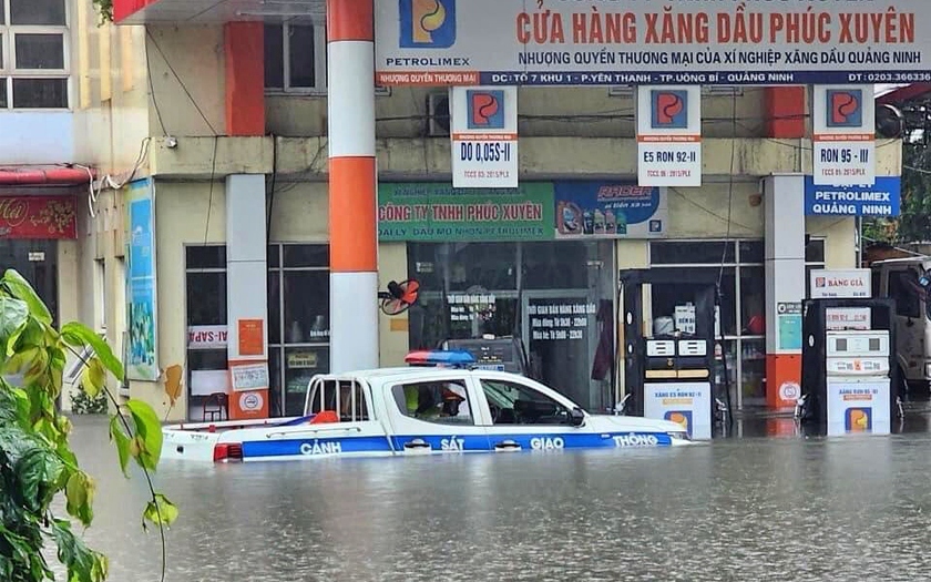 Quảng Ninh, Hải Phòng chìm trong nước, vẫn đang mưa lớn- Ảnh 1.