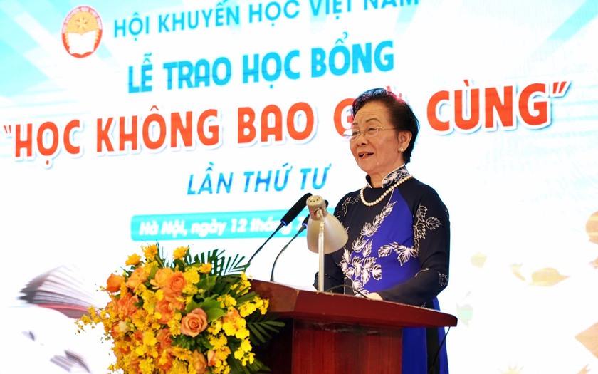 Giáo sư, Tiến sĩ Nguyễn Thị Doan khai mạc Lễ trao Học bổng "Học không bao giờ cùng"- Ảnh 1.