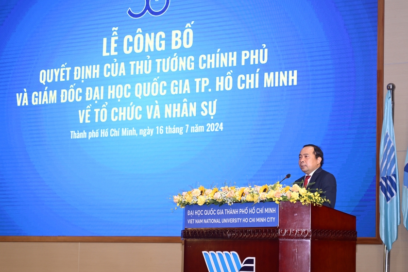 Trao quyết định bổ nhiệm 2 Phó Giám đốc Đại học Quốc gia Thành phố Hồ Chí Minh- Ảnh 1.