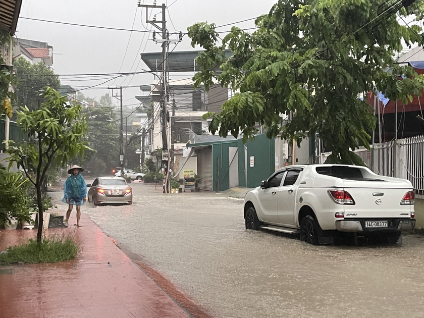 Di dời triệt để các hộ dân tại khu vực nguy cơ sạt lở do bão số 2 tại Quảng Ninh- Ảnh 2.