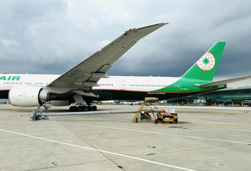 máy bay eva air