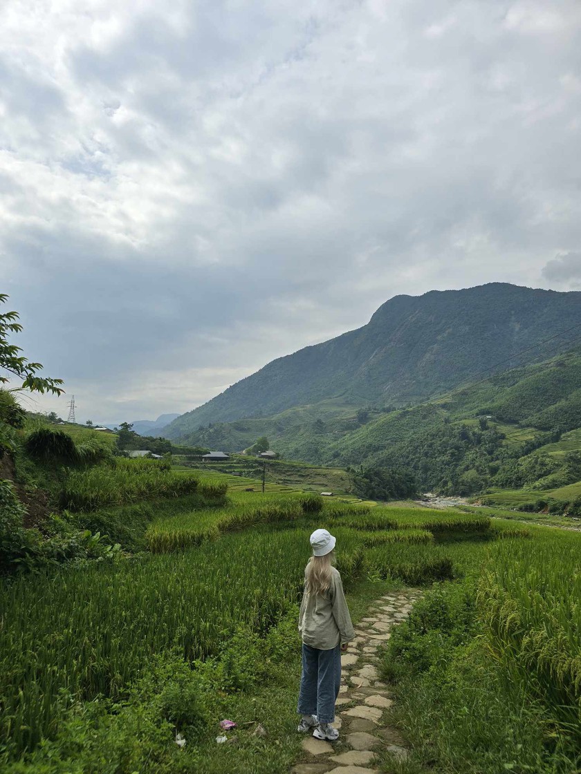 Bỏ phố lên Sa Pa nhâm nhi cà phê view "triệu đô" nhìn ra ruộng lúa bậc thang - Ảnh 21.