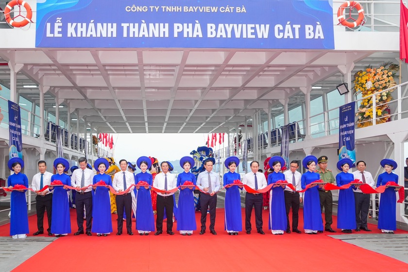 Hải Phòng: Khánh thành phà mới đưa khách ra Cát Bà, cất nóc chung cư thuộc dự án nhà ở xã hội- Ảnh 1.