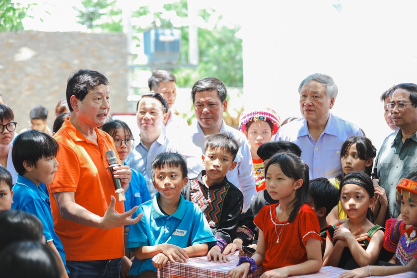 Chủ tịch FPT Trương Gia Bình: Đầu tiên của giáo dục là chúng ta phải trồng người! - Ảnh 1.