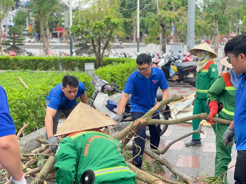 Hải Phòng đủ an toàn mới tổ chức dạy và học, Lực lượng vũ trang huy động lực lượng khắc phục hậu quả  - Ảnh 6.