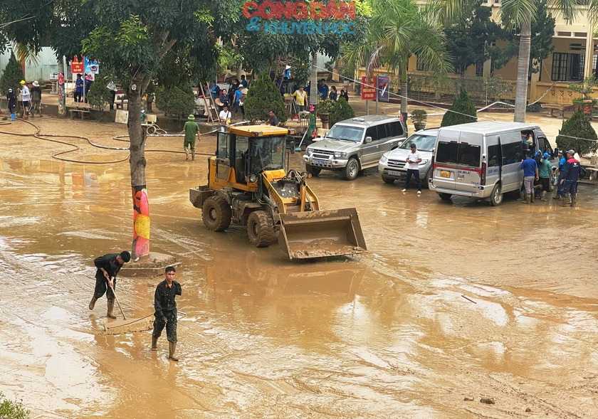 Trường học ở Bảo Yên khắc phục hậu quả mưa lũ để dạy và học trở lại - Ảnh 6.