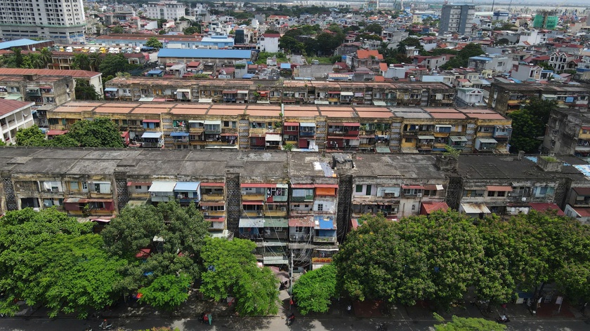 Hải Phòng: Di chuyển hết tài sản của các hộ dân ra khỏi 2 tòa chung cư bị lún - Ảnh 4.