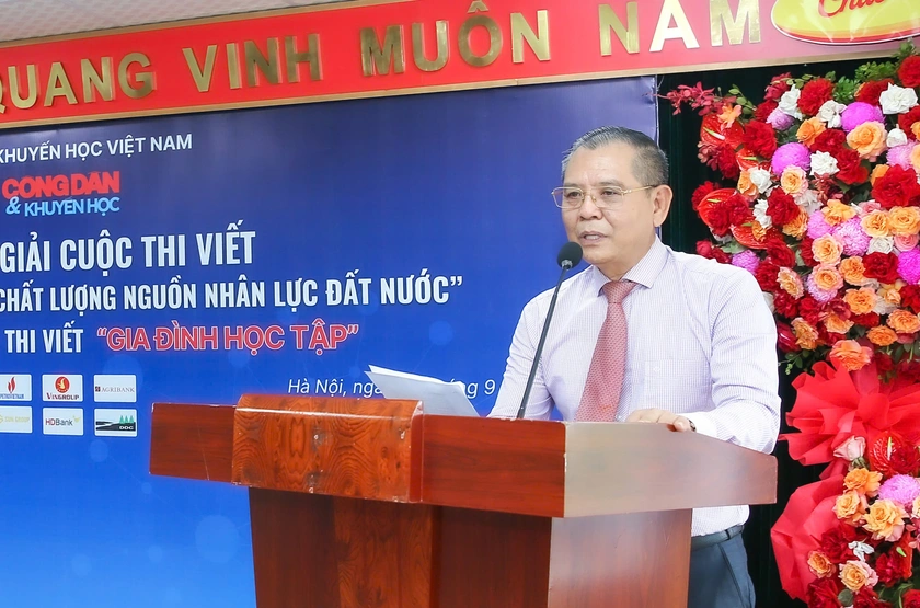 Trao giải cuộc thi viết 