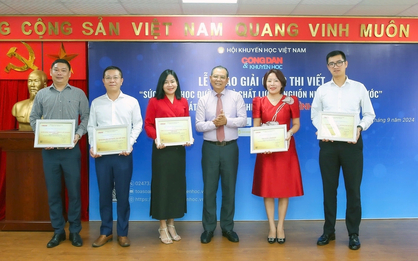 Trao giải cuộc thi viết "Sức khỏe học đường - Vì chất lượng nguồn nhân lực đất nước" - Ảnh 11.