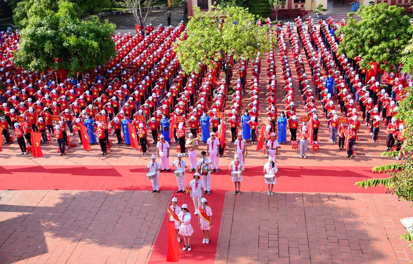 Yêu cầu không tổ chức khai giảng tại những nơi mưa lớn có nguy cơ sạt lở, ngập úng - Ảnh 1.