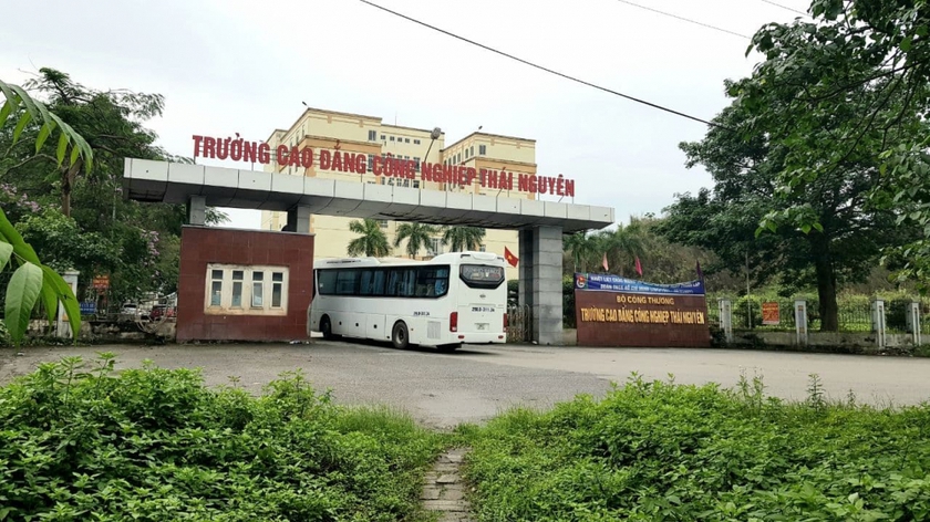 Một trường cao đẳng học lùi nhập học sau 1 tuần do hàng loạt sinh viên nhập viện bất thường - Ảnh 2.