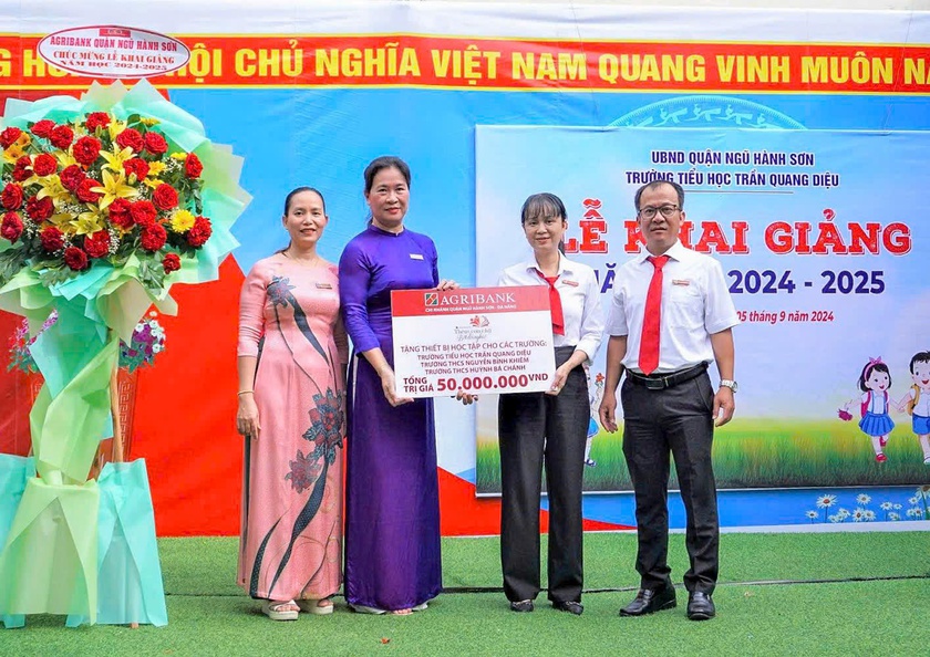 “Thêm con chữ, bớt đói nghèo” - Chương trình an sinh xã hội chào mừng năm học mới 2024 - 2025- Ảnh 4.