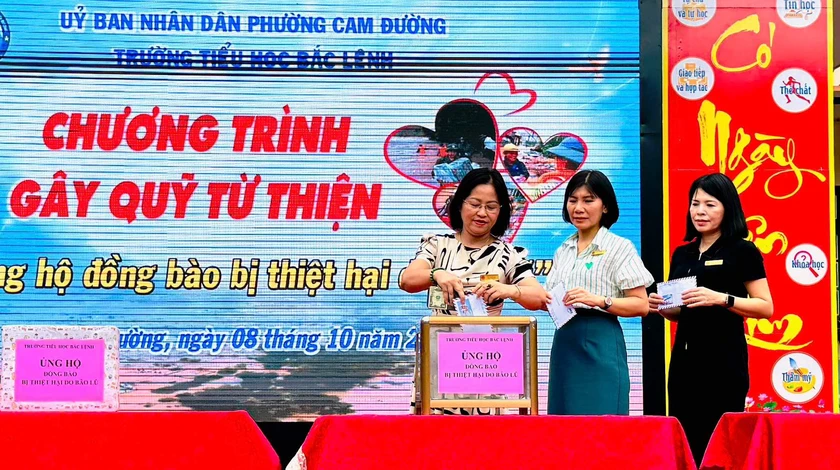 Thầy cô giáo và học sinh Lào Cai quyên góp ủng hộ đồng bào vùng lũ - Ảnh 2.