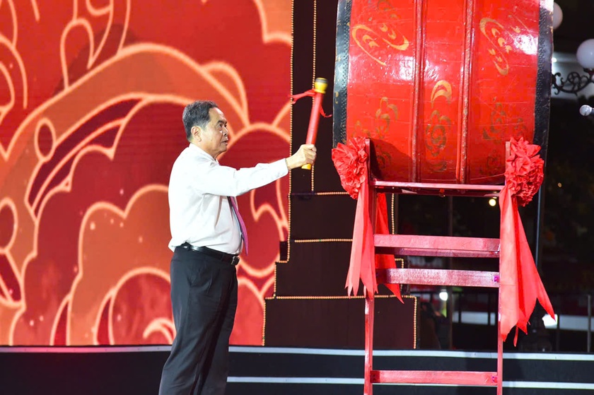 Chủ tịch Quốc hội khởi trống khai hội Lễ hội mùa thu Côn Sơn - Kiếp Bạc - Ảnh 3.