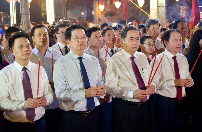 Chủ tịch Quốc hội khởi trống khai hội Lễ hội mùa thu Côn Sơn - Kiếp Bạc - Ảnh 6.