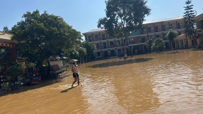Yêu cầu đánh giá, khắc phục thiệt hại do Bão số 11 gây ra đối với ngành Giáo dục - Ảnh 1.