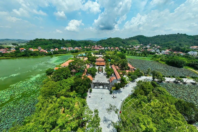 Hải Phòng: Hơn 32 vạn lượt du khách tham quan Khu di tích Côn Sơn - Kiếp Bạc - Ảnh 2.